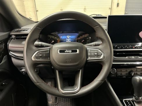 Used 2023 Jeep Compass Trailhawk AWD/4WD image 17