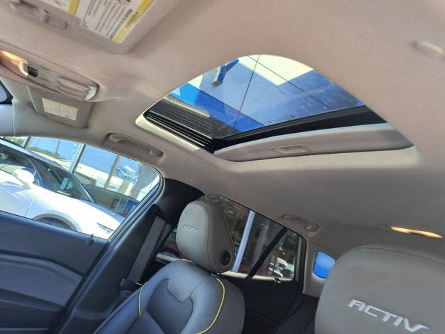 Used 2025 Chevrolet Trax ACTIV w/ Sunroof Package FWD image 7