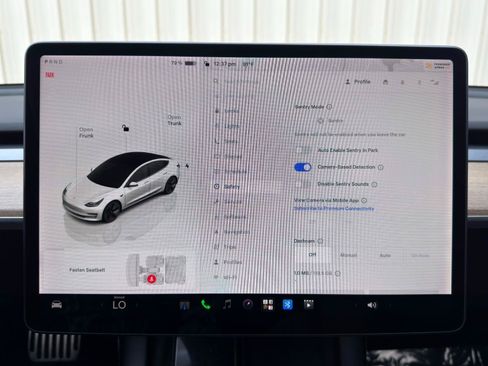Used 2022 Tesla Model 3 Long Range AWD/4WD image 28