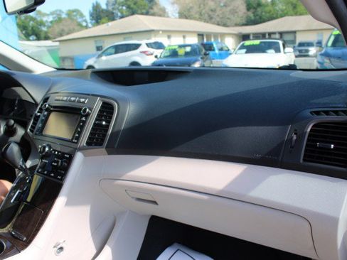 Used 2014 Toyota Venza LE w/ LE Convenience Package FWD image 14