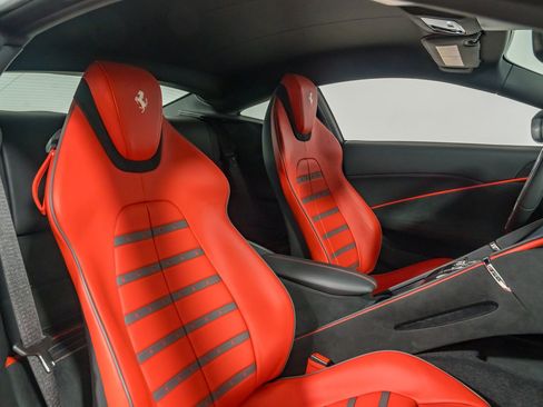 Certified 2022 Ferrari Roma RWD image 30