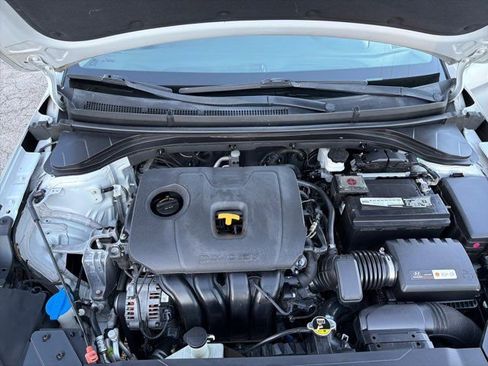 Used 2019 Hyundai Elantra SEL image 28
