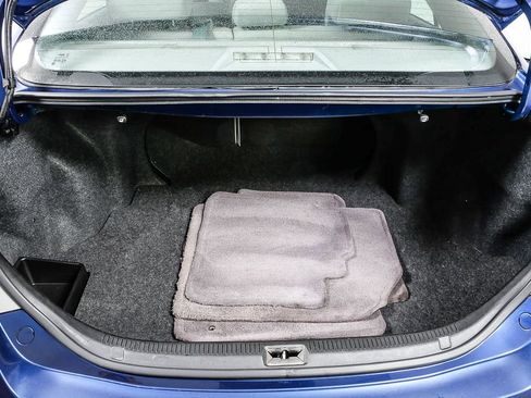 Used 2011 Toyota Camry LE image 27