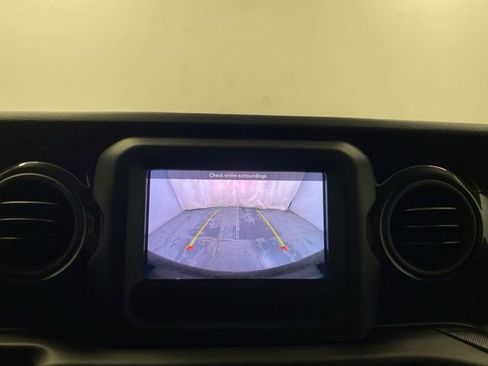 Used 2023 Jeep Wrangler Sport image 15