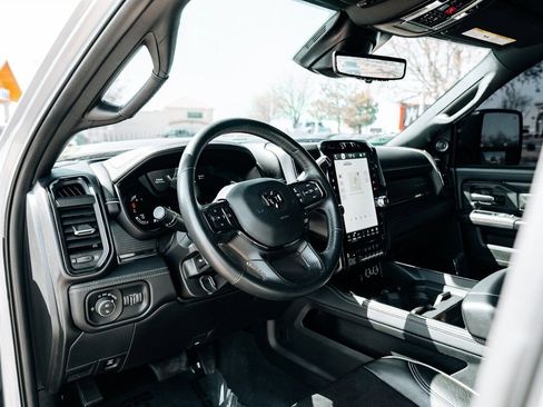 Used 2024 RAM 2500 Limited image 24