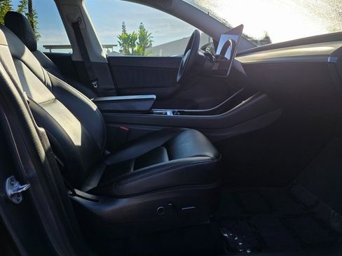 Used 2021 Tesla Model Y Long Range image 8