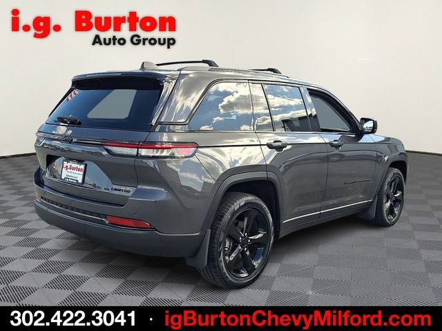 Used 2023 Jeep Grand Cherokee Limited w/ Black Appearance Package AWD/4WD image 6