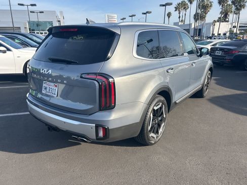 Used 2024 Kia Telluride EX w/ EX Captain's Chair Package image 6
