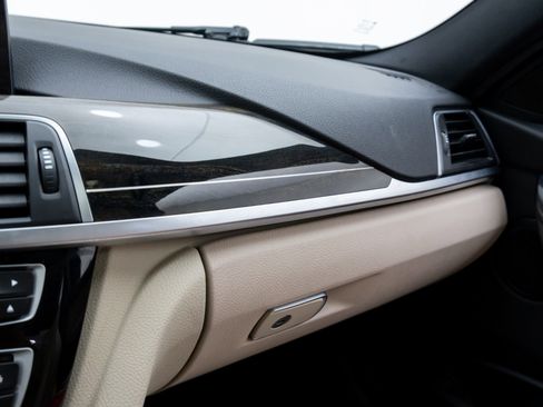 Used 2017 BMW 330i xDrive Sedan image 30