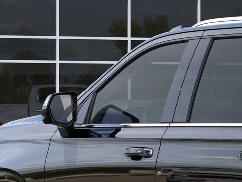New 2026 Chevrolet Suburban Premier AWD/4WD image 13