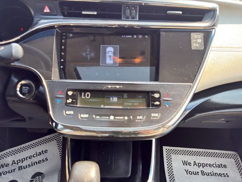 Used 2018 Toyota Avalon Touring FWD image 21