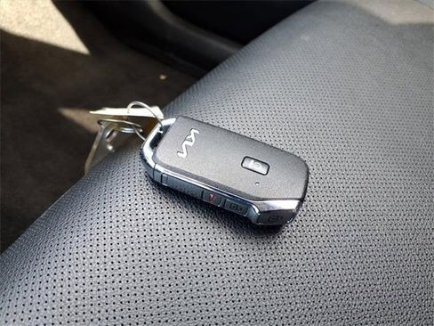 Used 2023 Kia Sportage EX image 12