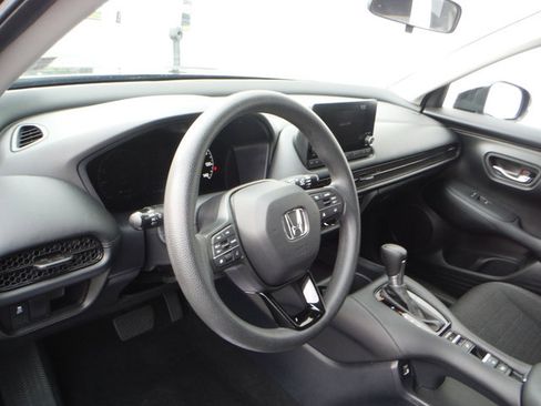 Used 2023 Honda HR-V LX image 10