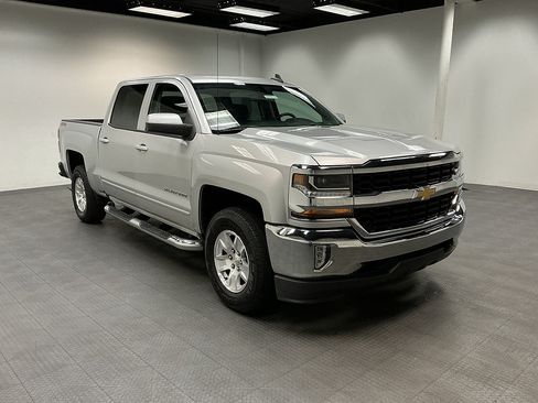 Used 2018 Chevrolet Silverado 1500 LT w/ All Star Edition AWD/4WD image 7