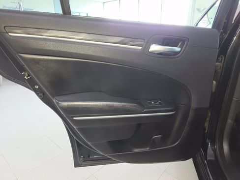 Used 2022 Chrysler 300 Touring w/ Sport Appearance Package RWD image 19