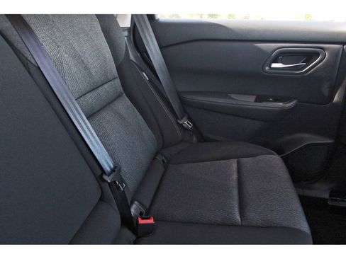 Certified 2025 Nissan Rogue SV image 15