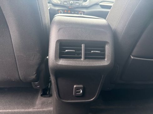 Used 2023 GMC Terrain SLE image 29