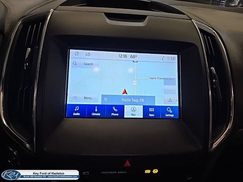 Used 2020 Ford Edge Titanium w/ Equipment Group 301A AWD/4WD image 28