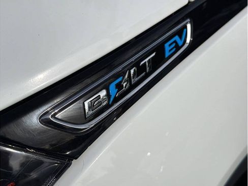 Used 2019 Chevrolet Bolt Premier w/ Infotainment Package FWD image 31
