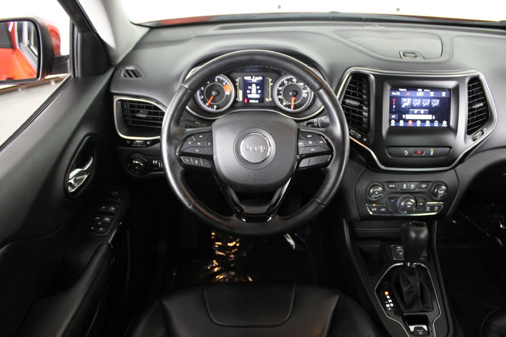Used 2021 Jeep Cherokee Latitude Plus FWD image 19