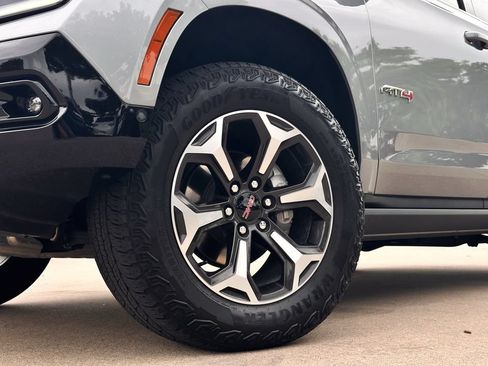 Used 2025 GMC Yukon AT4 Ultimate w/ LPO, Floor Liner Package AWD/4WD image 8
