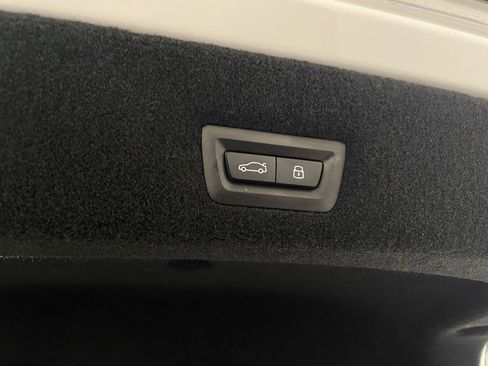 Used 2025 BMW 740i xDrive image 45