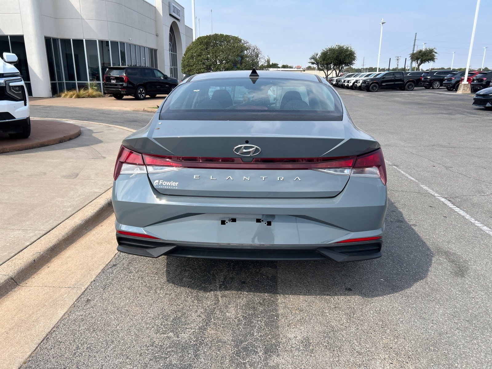 Used 2021 Hyundai Elantra SE FWD image 6