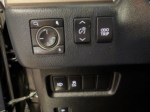 Used 2016 Lexus GX 460 image 14