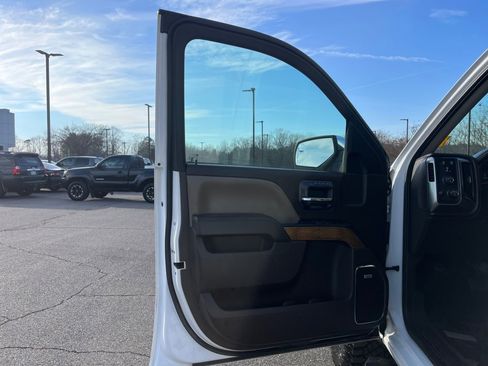 Used 2017 Chevrolet Silverado 1500 LTZ w/ Sport Package image 33