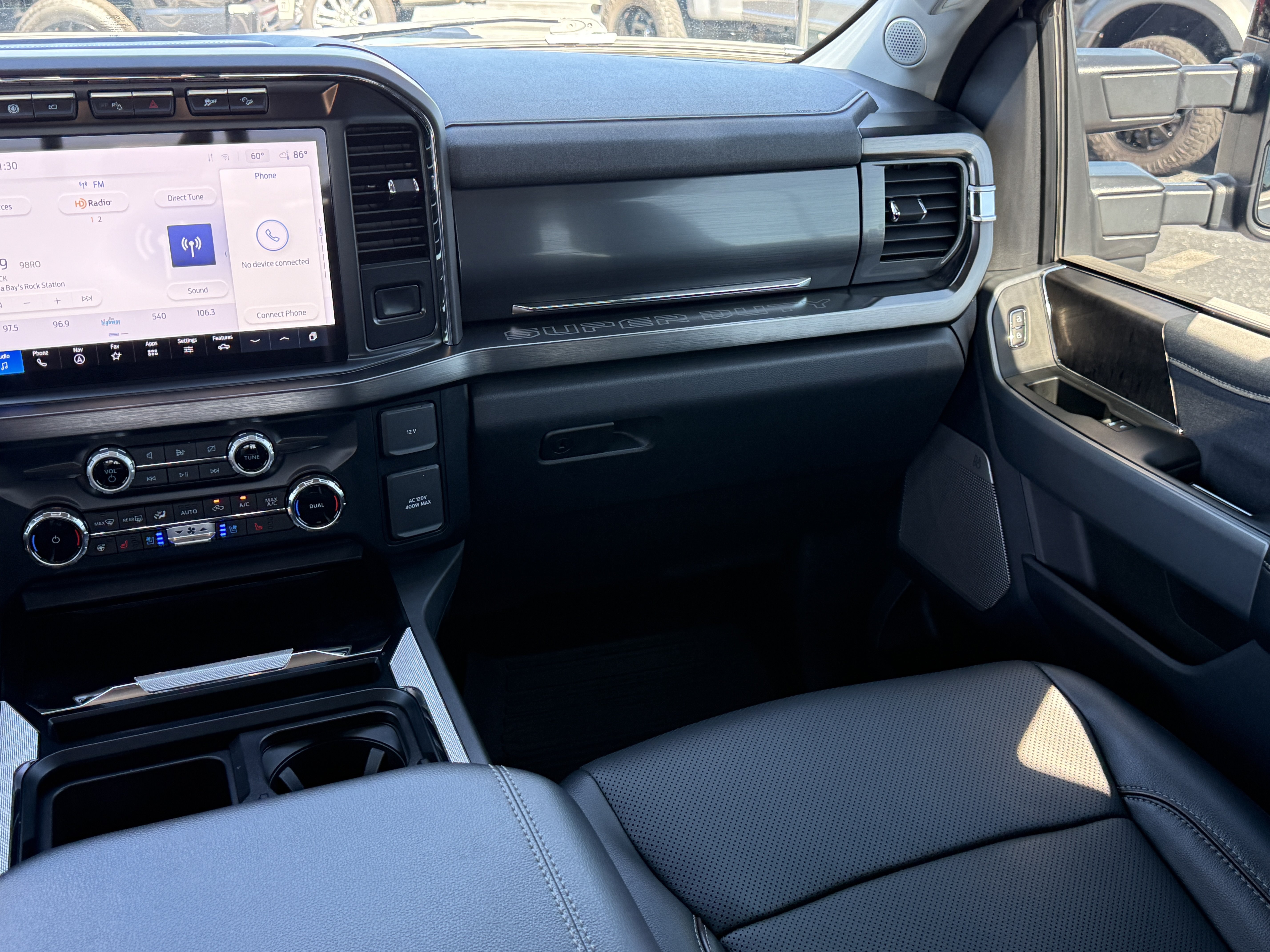 Used 2024 Ford F250 Lariat w/ Lariat Ultimate Package AWD/4WD image 11