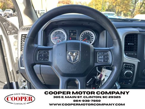 Used 2020 RAM 1500 Classic SLT image 28