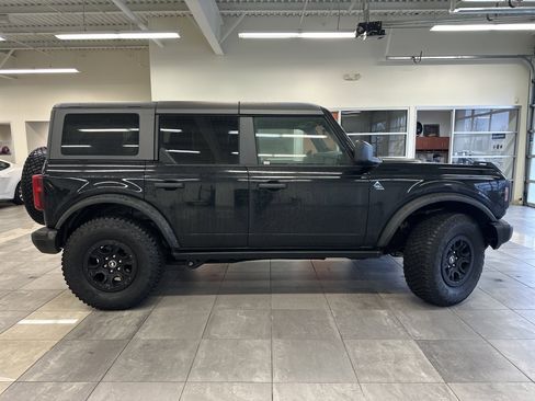 Used 2024 Ford Bronco Black Diamond image 8