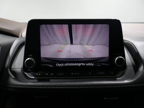 Used 2023 Nissan Rogue SV image 27