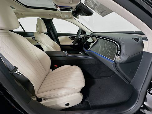 New 2026 Mercedes-Benz E 450 4MATIC Sedan image 31