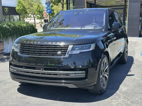 Used 2023 Land Rover Range Rover SE AWD/4WD image 4