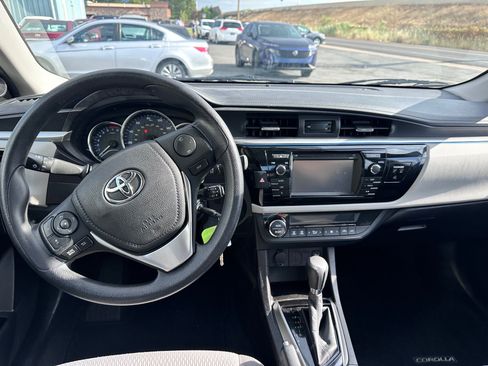 Used 2015 Toyota Corolla LE FWD image 7