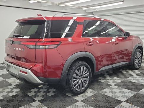 Used 2024 Nissan Pathfinder SL w/ SL Premium Package FWD image 6
