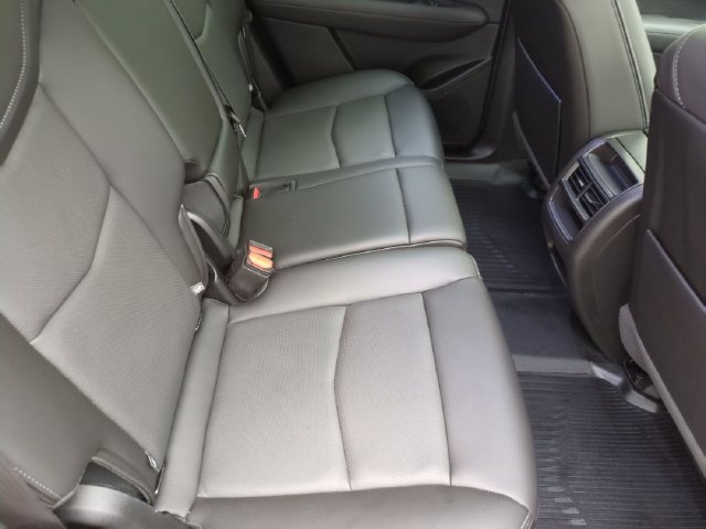 Certified 2024 Cadillac XT5 Premium Luxury w/ LPO, Floor Liner Package AWD/4WD image 26