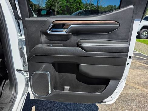 Used 2024 Chevrolet Silverado 1500 LT AWD/4WD image 12