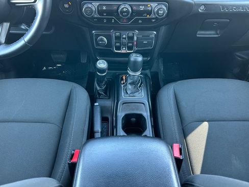 Used 2022 Jeep Wrangler Unlimited Sport AWD/4WD image 12