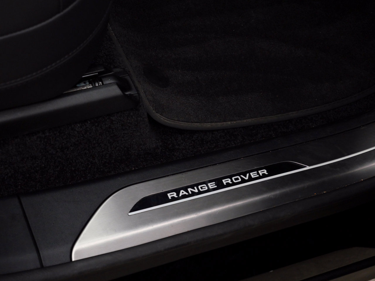 Used 2025 Land Rover Range Rover SE AWD/4WD image 20
