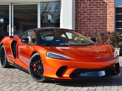 Used 2023 McLaren GT image 1