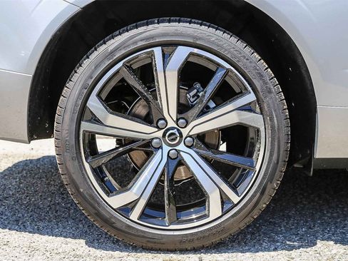 New 2025 Volvo XC60 B5 Ultra w/ Protection Package Premier image 11