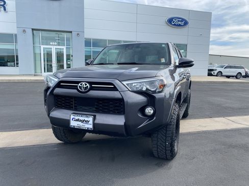 Used 2020 Toyota 4Runner SR5 Premium AWD/4WD image 15