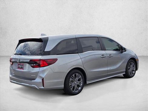 New 2026 Honda Odyssey Touring image 2