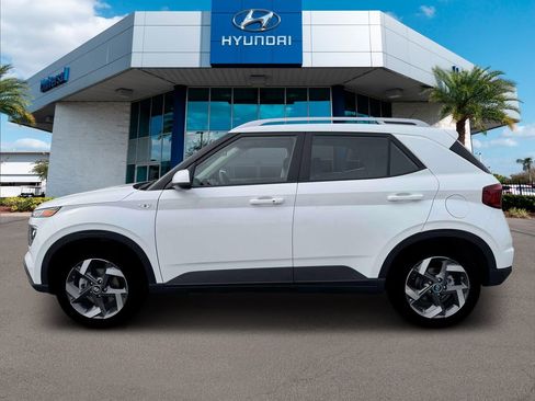 New 2026 Hyundai Venue SEL FWD image 3