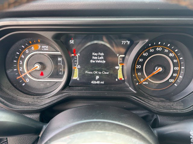 Used 2024 Jeep Wrangler Unlimited Sahara w/ Technology Group AWD/4WD image 13