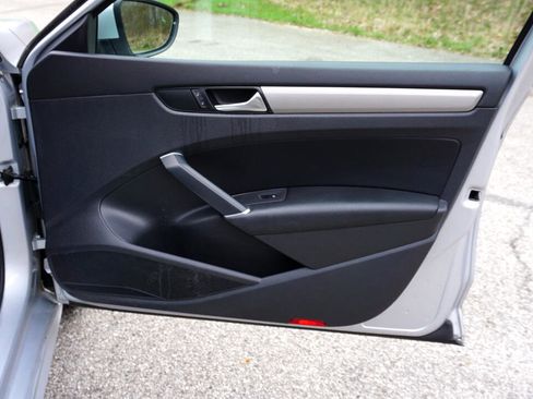 Used 2020 Volkswagen Passat 2.0T SE image 27