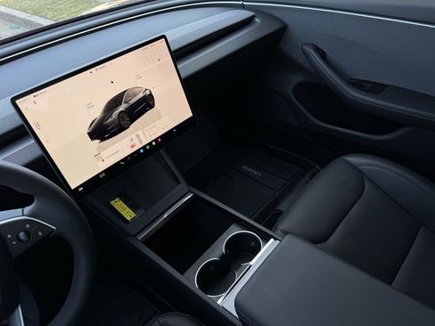 Used 2024 Tesla Model 3 image 16