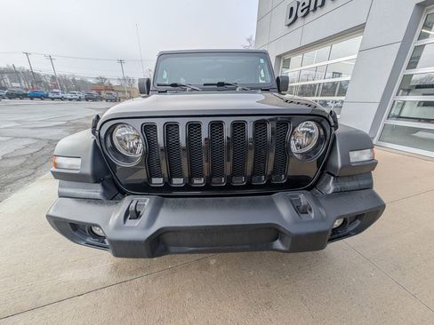 Used 2022 Jeep Wrangler Unlimited Sport image 9